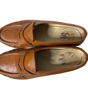 SAS Women’s Tan Leather Slip-On Loafers | Size 8.5 M (US)
